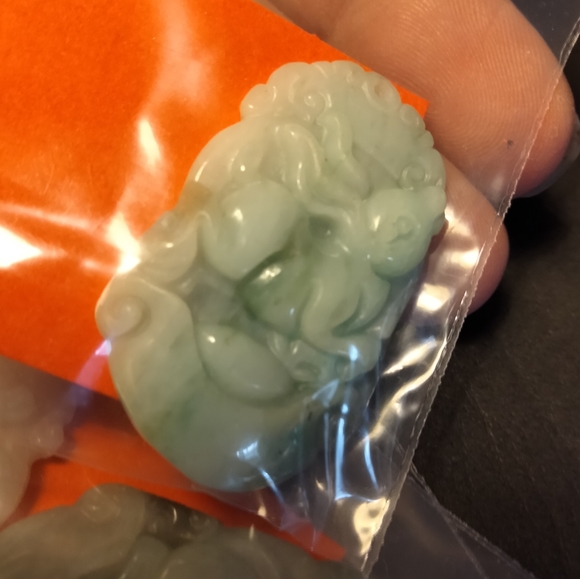 JADE PENDANT - Picture 4 of 5